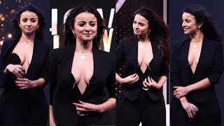 Mahima Makwana 😱 00PS 🥵 Moment At Showtime 🥰 Trailer Launch [upl. by Sharman]