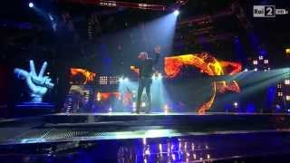 The Voice IT  Serie 2  Live 4  Stefano Corona canta quotAmicoquot [upl. by Ahseinek]