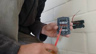 tutorial electricidad  como instalar un enchufe o tomacorriente doble [upl. by Nailluj]