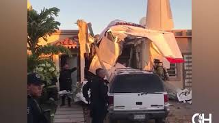 Cae avioneta en techo de casa en Culiacán [upl. by Hume376]