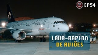 Como é Feita a Limpeza de um Avião Comercial [upl. by Sandi]