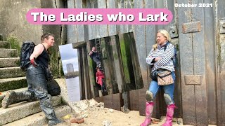 Mudlarking the River Thames amp a meet up with the lovely quotLadies who Larkquot [upl. by Lily]