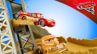 Disney Cars 3 Piste Course Minuit Midnight Jump Track Set Flash McQueen Jouet Toy Review Juguetes [upl. by Lorien]