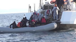 La Grèce accusée de refouler illégalement des migrants vers la Turquie [upl. by Sillig]