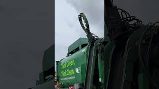 103851 dumping boxes with its grabbers wastemanagement recycling garbagetruck [upl. by Anahpos]