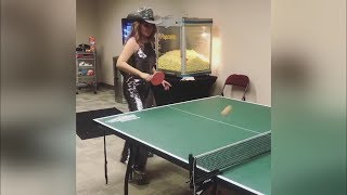 Shania Twain playing pingpong before Shania Now Tour concert in North Little Rock  June 12 2018 [upl. by Athalie167]