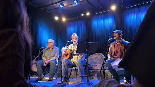 Darrell Scott Verlon Thompson Jared Tyler sing Malcomb Holcombe  Douglas Corner Country place [upl. by Annaek]