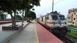 KANCHAN KANYA UTTARBANGA SARAIGHAT EXPRESS High Priority North Bengal Trains Running Massive Delay [upl. by Llertnom]