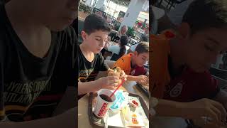 Tello can yemekte keşfet song automobile viralvideo burger hamburger food yemek comedyvideo [upl. by Atteloj]