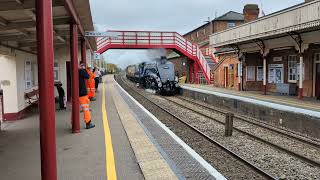 60007 Sir Nigel Gresley with POB and 37521 at Oakham 5Z60 Crewe HS to March 15112024 steamtrain [upl. by Ahtekahs647]