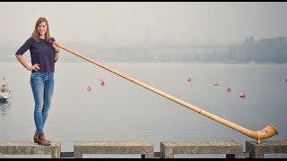 Alphorn  Lisa Stoll bläst den Nebel weg [upl. by Ecinereb]