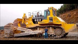 The Biggest Bulldozer in the World  Komatsu D575A Super Dozer [upl. by Kries]