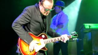 Joe Bonamassa  Just Got Paid  Merrillville Nov 2012 [upl. by Jehius]