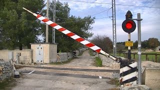 Spoorwegovergang Putignano I  Railroad crossing  Passaggio a livello [upl. by Eadahc770]