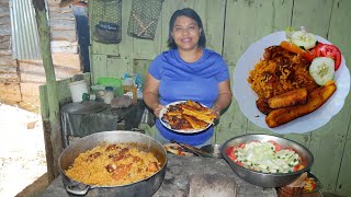 Locrio de Chechicharron Comida Dominican del Campo [upl. by Madeline]