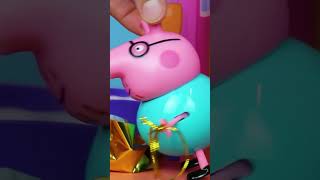 Peppa Pig Official Channel  Christmas Market  Short  Peppa Toys peppatoys peppapigtoyplay [upl. by Rebeca436]