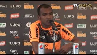 05092013 Entrevista Coletiva Richarlyson [upl. by Ahsaekal656]