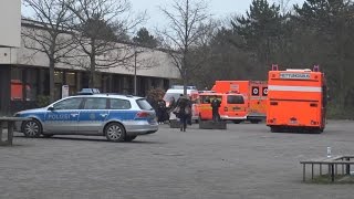 57 verletzte Kinder durch Reizgasangriff in Schule in KölnChorweiler am 181215 [upl. by Lemar]