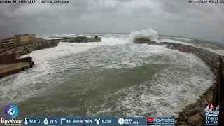 Marina di Pisa flagellata dalla forza del mare [upl. by Ignacio]