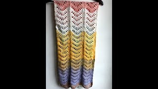 Une jolie écharpe au crochet motif zigzag ajouré [upl. by Aimak]