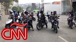 Así son los colectivos chavistas CNN tuvo acceso exclusivo a sus líderes en Caracas [upl. by Nileuqay778]