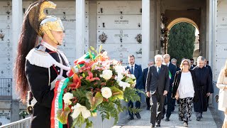 Pontedera  Mattarella depone un cuscino di fiori sulla tomba del Presidente Gronchi [upl. by Baryram]