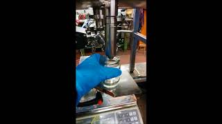 Dosatore da banco con tramoggia con agitatore  Benchtop filling machine with hopper with stirrer [upl. by Rockie]