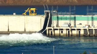 Fish passage facilities at Wanapum Dam [upl. by Ttereve]