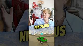 Merkel und Monte schauen in ihren Nikolaus Stiefel [upl. by Wilfreda]