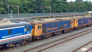 TRAINS AT TONBRIDGE STATION  73s IN THE YARD 8824 [upl. by Zabrina]