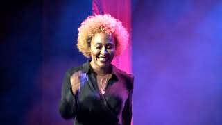 Emeli Sandé  Extraordinary Being Live à Pleyel Paris [upl. by Broddie]