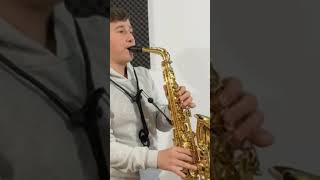 Noapte de vis viral foryou saxofone [upl. by Ahsikat96]