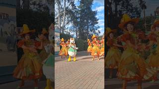 Daisy Parade Halloween paris disney disneylandparis disneyparks halloween disneyland shorts [upl. by Irrol]