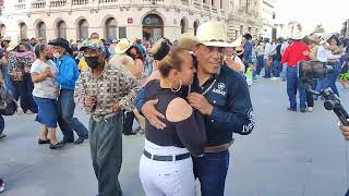 Sorprendente baile callejero en México 🇲🇽 [upl. by Candida]