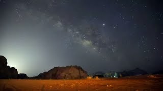 ASTRONOMIE So unglaublich beeindruckend ist der Sternenhimmel in der Wüste [upl. by Brett]