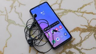 Comment connecter un casque filaire au Samsung A54 [upl. by Gerik52]