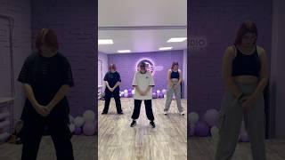 coverdancekpop dance choreography kpop layzhang dancestudio dancer godance [upl. by Zilada]