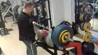 Anders Hjerpe trycker upp 200kg i Snedbänken [upl. by Archer]