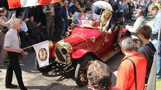 Historické automobily a motocykly na startu Veteran Rallye Křivonoska [upl. by Erminna182]