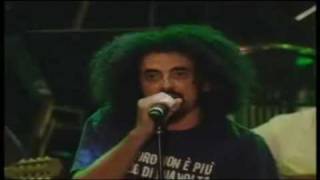 CAPAREZZA Vieni a Ballare in Puglia live Notte della Taranta 2008 [upl. by Cohin401]