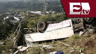 Todos los detalles del accidente en la carretera NaucalpanToluca Titulares de la Noche [upl. by Kcirddor]