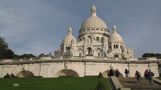 Smukke Sacré Coeur  kirken i det livlige Montmartre i Paris [upl. by Machos128]