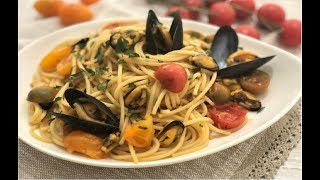 Spaghetti alle cozze RICETTA VELOCE E LEGGERA [upl. by Lareine]