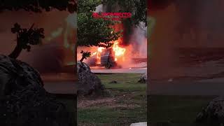 Se incendia carro en Cancún 🔥🚗 [upl. by Anurb]