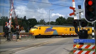 Spoorwegovergang Bilthoven  Dutch railroad crossing [upl. by Bambie]