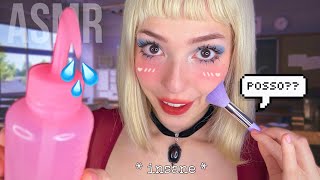 ASMR A menina estranha limpa seus ouvidos na aula 👂 [upl. by Sualkcin]