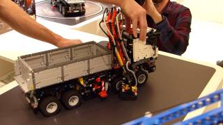 Spielwarenmesse 2015 LEGO® Technic Crawler Crane 42042 amp MercedesBenz Arocs 42043 [upl. by Manuela]