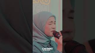 Ernie Zakri Ade Govinda  Masing Masing  Live at Voks Music Room [upl. by Farrel434]