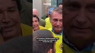 BOLSONARO É RECEBIDO POR APOIADORES AO CHEGAR EM GUARAPARI ES [upl. by Retsof]