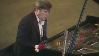 Gilels plays the Prelude in B minor Bach  Siloti [upl. by Seiden]